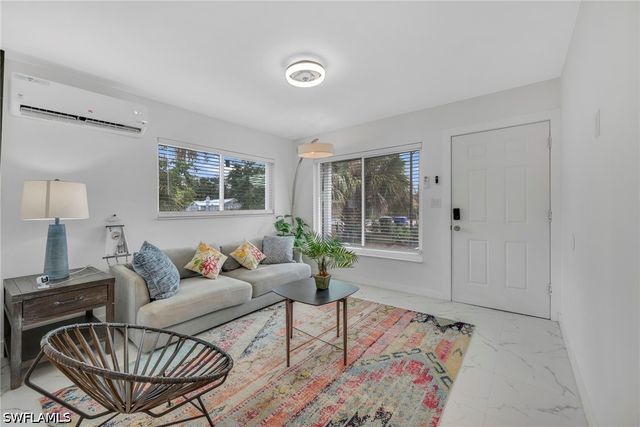 2566-2578 Jackson ST W, Fort Myers, FL 33901