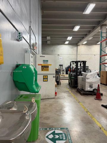 2200 NW 93rd Ave, Doral, FL 33172