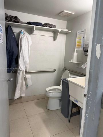 2200 NW 93rd Ave, Doral, FL 33172