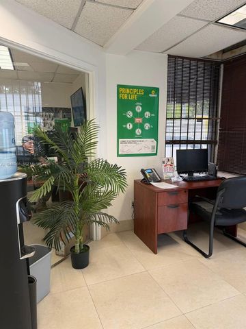 2200 NW 93rd Ave, Doral, FL 33172