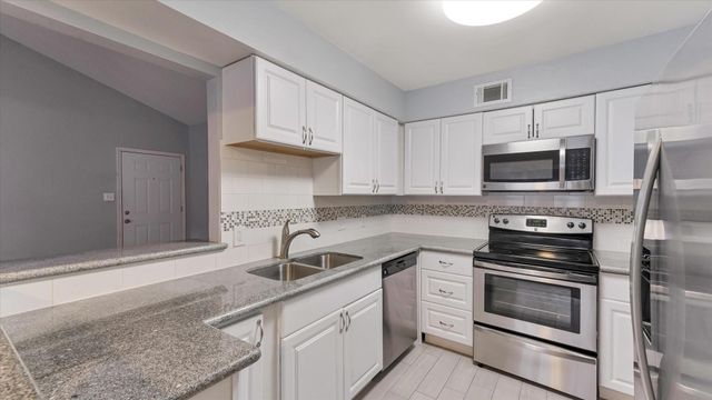 2574 Marilee Lane 4, Houston, TX 77057