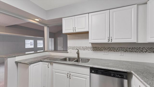 2574 Marilee Lane 4, Houston, TX 77057