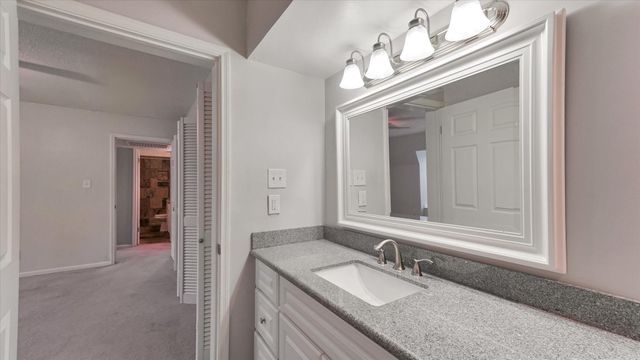 2574 Marilee Lane 4, Houston, TX 77057