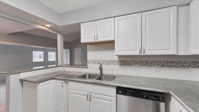 2574 Marilee Lane 4, Houston, TX 77057