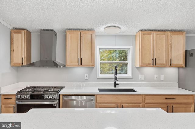415 DUTCH DR, Lothian, MD 20711