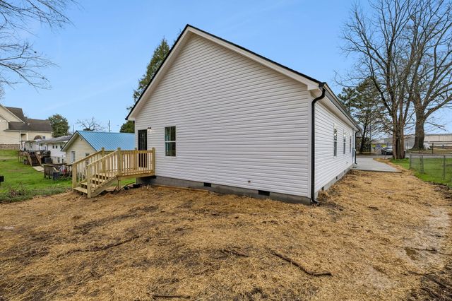 311 Crescent Avenue, Chickamauga, GA 30707