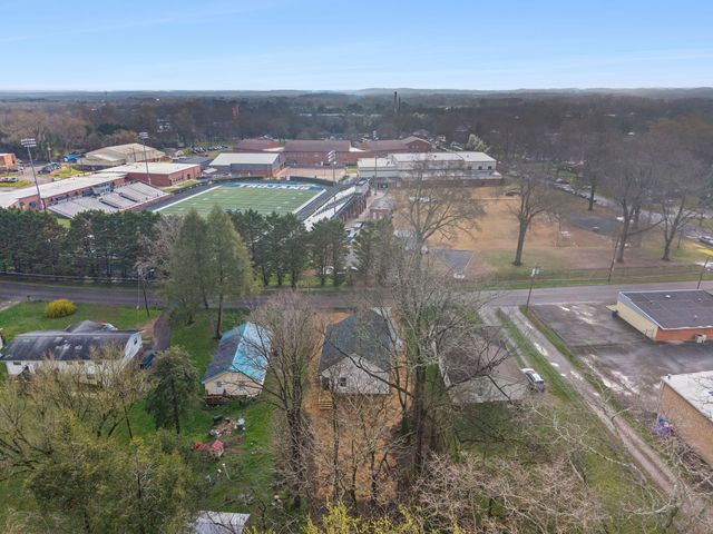 311 Crescent Avenue, Chickamauga, GA 30707