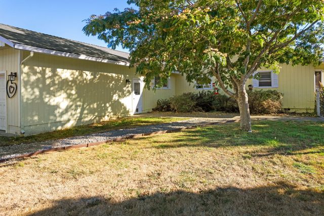 139 Sunny Slope Lane, Carlotta, CA 95528