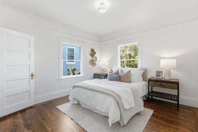 732 Farringdon Lane, Burlingame, CA 94010