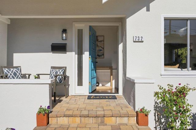 732 Farringdon Lane, Burlingame, CA 94010