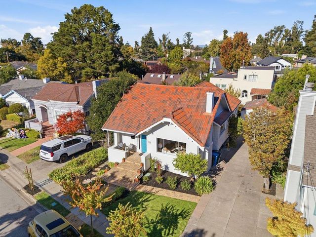 732 Farringdon Lane, Burlingame, CA 94010