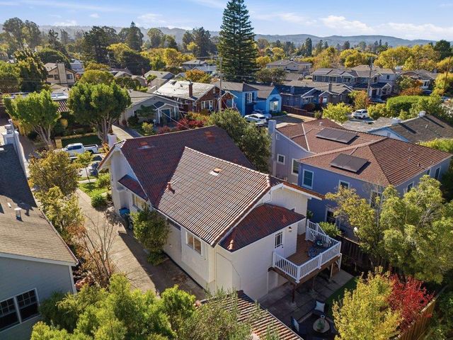 732 Farringdon Lane, Burlingame, CA 94010