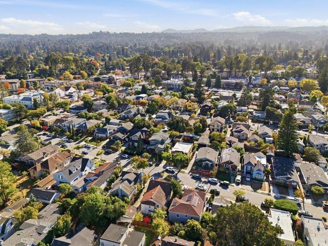 732 Farringdon Lane, Burlingame, CA 94010