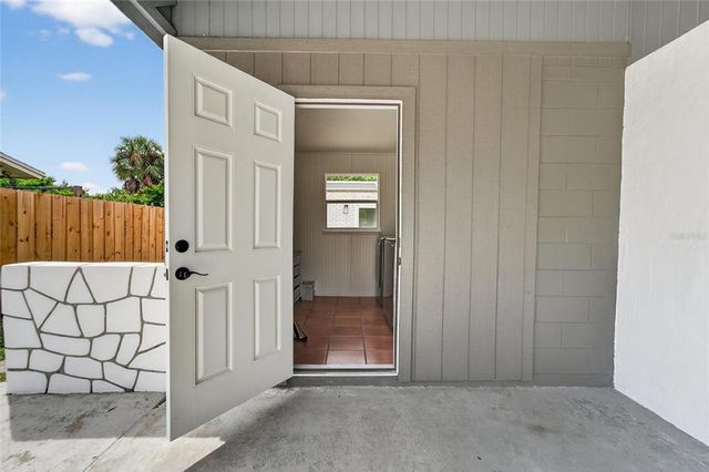 6550 S WEST SHORE CIRCLE, Tampa, FL 33616