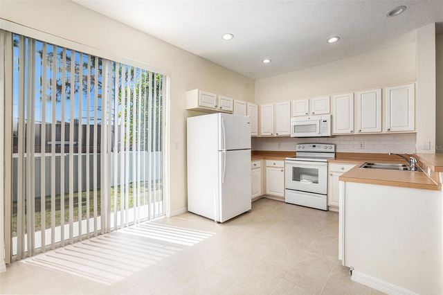 11676 DECLARATION DRIVE, Tampa, FL 33635