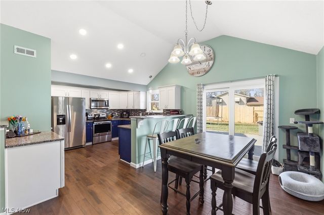 110 Wilshire Court, Elyria, OH 44035