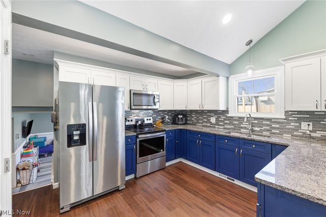 110 Wilshire Court, Elyria, OH 44035