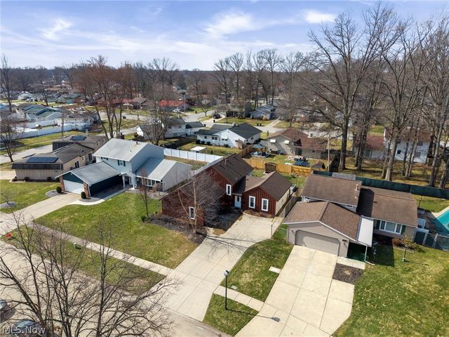 110 Wilshire Court, Elyria, OH 44035