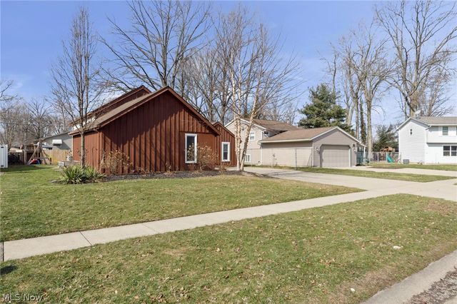 110 Wilshire Court, Elyria, OH 44035