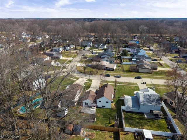 110 Wilshire Court, Elyria, OH 44035