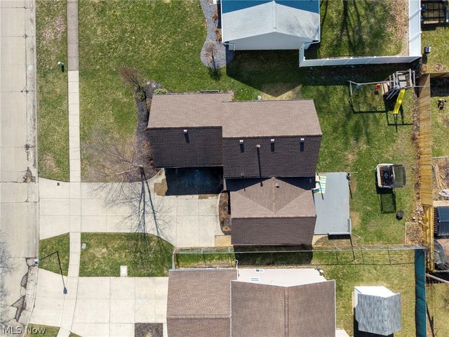 110 Wilshire Court, Elyria, OH 44035