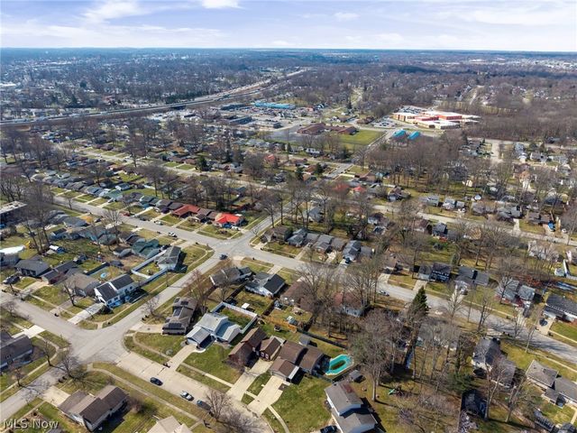 110 Wilshire Court, Elyria, OH 44035