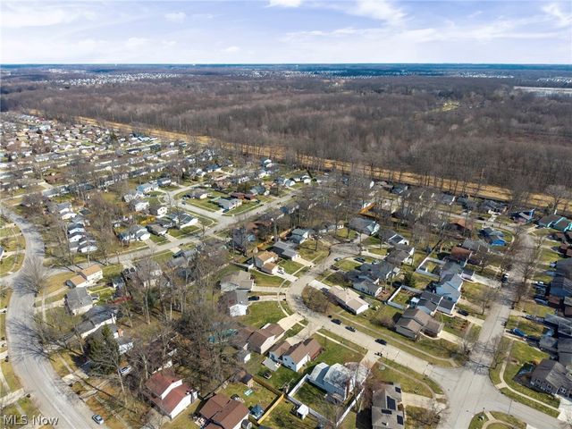 110 Wilshire Court, Elyria, OH 44035