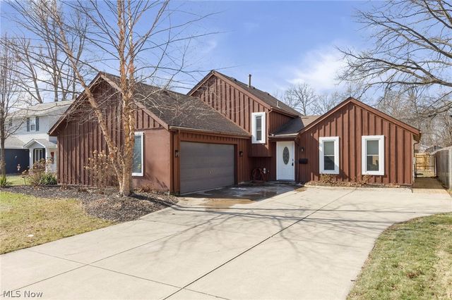 110 Wilshire Court, Elyria, OH 44035