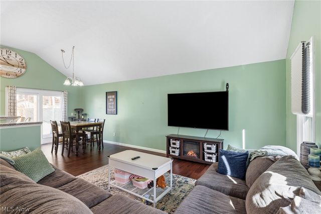 110 Wilshire Court, Elyria, OH 44035