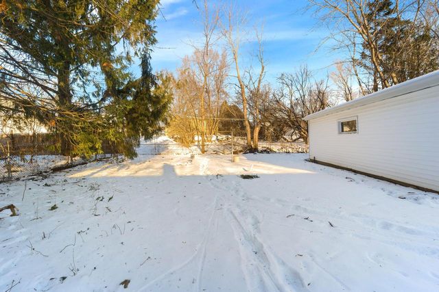 7016 W Thurston COURT, Milwaukee, WI 53218