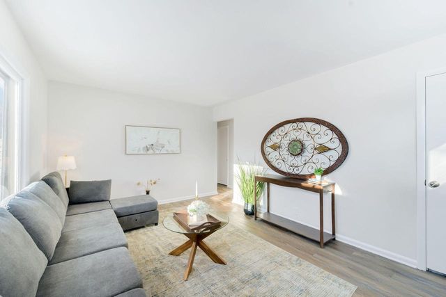 7016 W Thurston COURT, Milwaukee, WI 53218