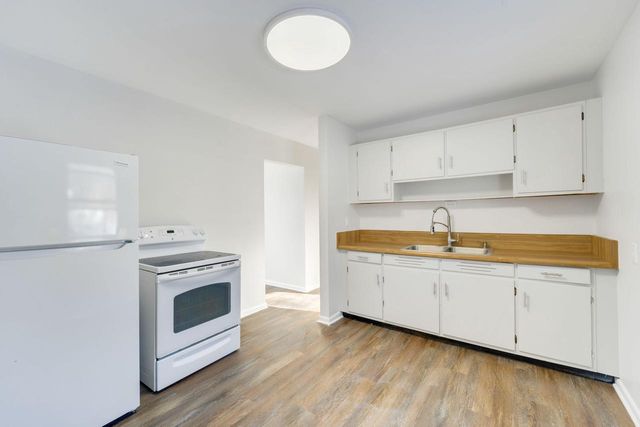 7016 W Thurston COURT, Milwaukee, WI 53218