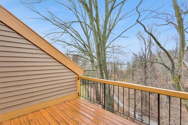 806 Eagle Bay Drive, Ossining, NY 10562