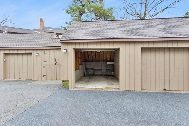 806 Eagle Bay Drive, Ossining, NY 10562