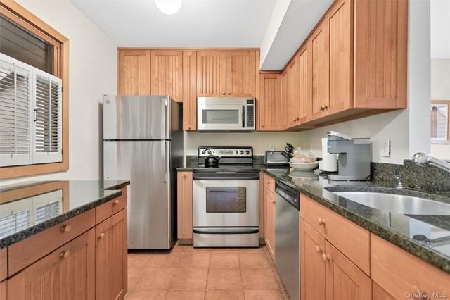 806 Eagle Bay Drive, Ossining, NY 10562