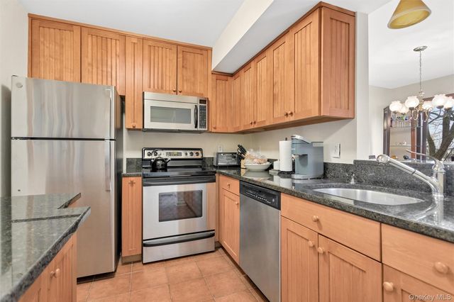 806 Eagle Bay Drive, Ossining, NY 10562