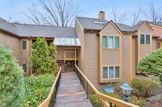 806 Eagle Bay Drive, Ossining, NY 10562