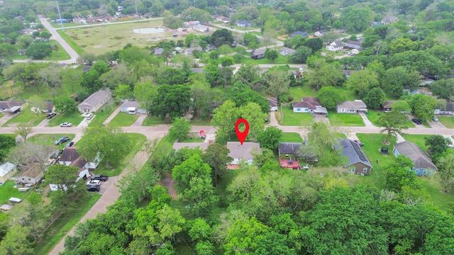 602 Bluebonnet Drive, La Marque, TX 77568