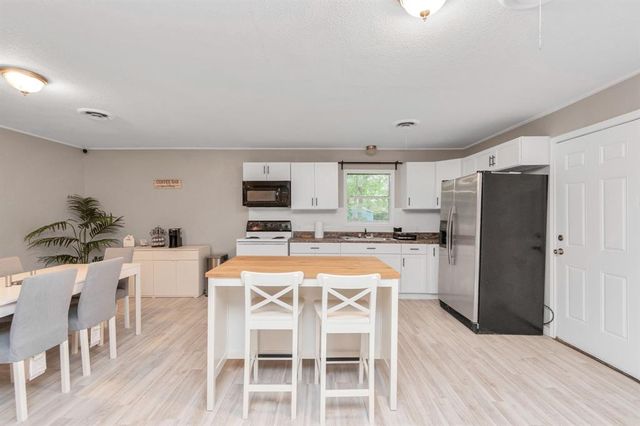 602 Bluebonnet Drive, La Marque, TX 77568