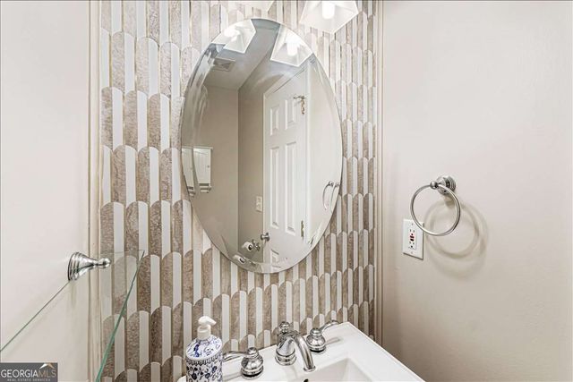 4212 Willow Walk SW, Lilburn, GA 30047