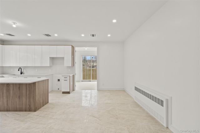 13 Warren Court 202, Monsey, NY 10952