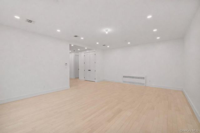 13 Warren Court 202, Monsey, NY 10952