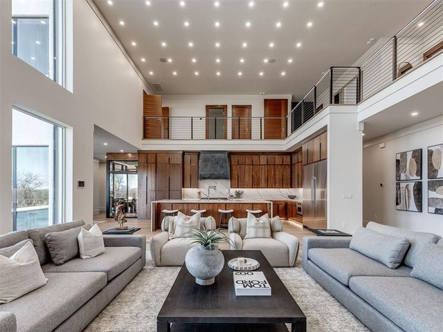 13908 Hillside Circle, Oklahoma City, OK 73013