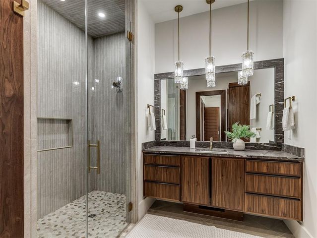13908 Hillside Circle, Oklahoma City, OK 73013