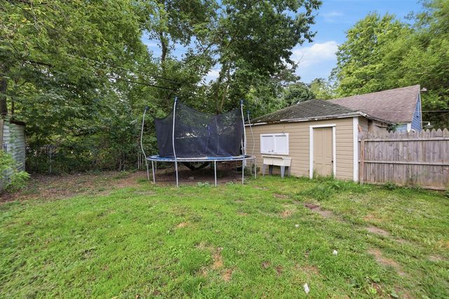 1612 Hays Park Avenue, Kalamazoo, MI 49001