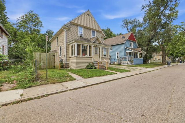 1612 Hays Park Avenue, Kalamazoo, MI 49001