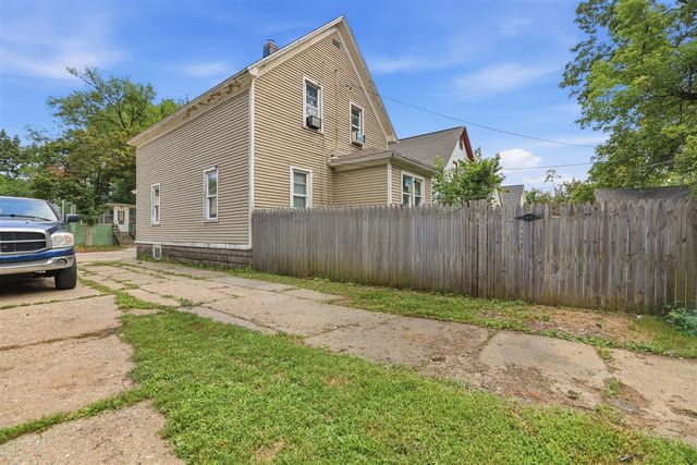 1612 Hays Park Avenue, Kalamazoo, MI 49001