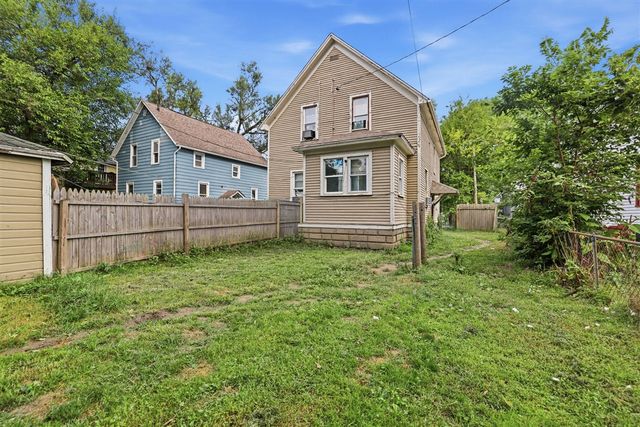 1612 Hays Park Avenue, Kalamazoo, MI 49001
