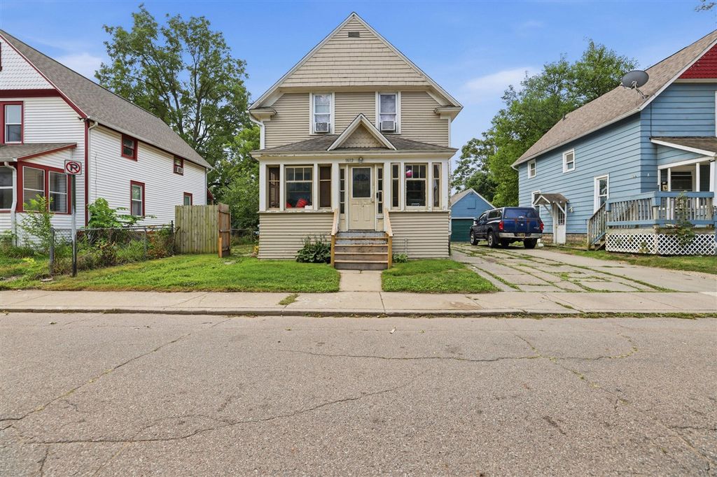 1612 Hays Park Avenue, Kalamazoo, MI 49001