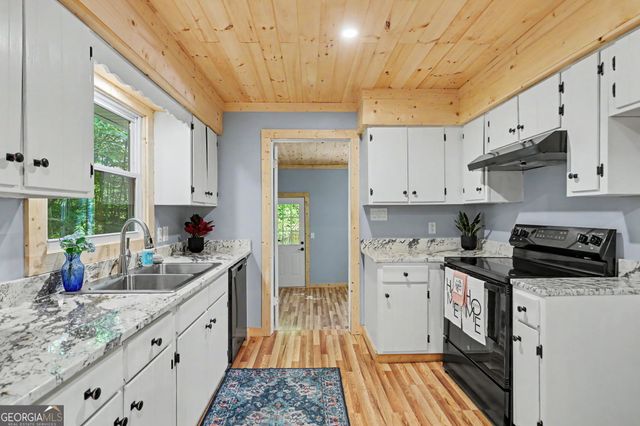 55 Wallace Street, Clayton, GA 30525